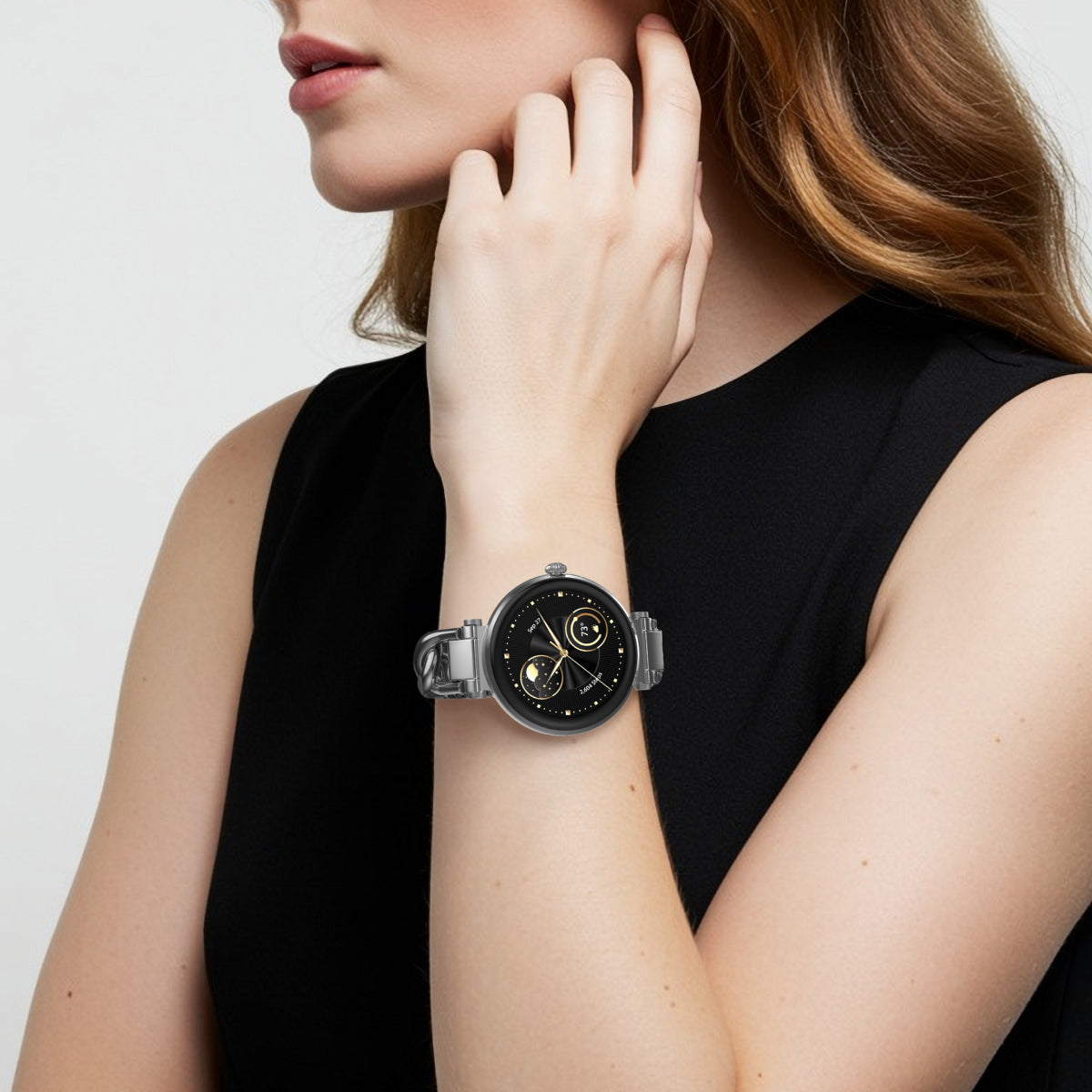 woman wearing smartwatch